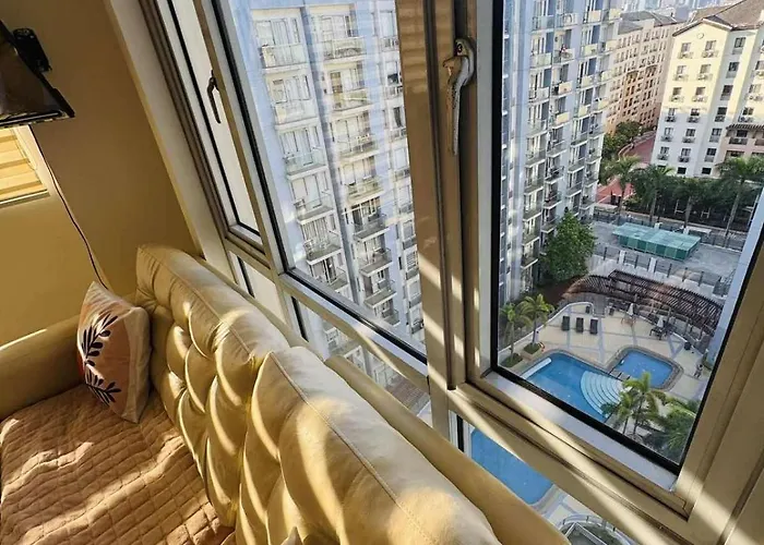 公寓 Chic Unit With Balcony - Free Wifi & Netflix Across Naia Terminal 3 Airport *