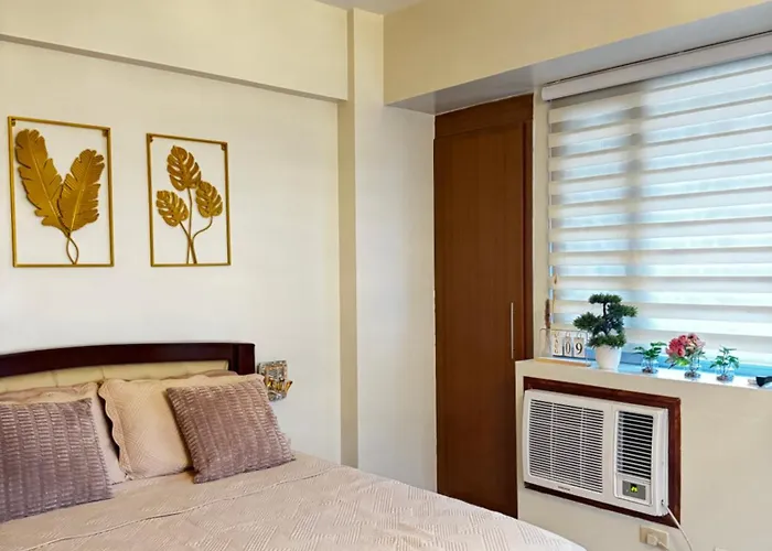 Chic Unit With Balcony - Free Wifi & Netflix Across Naia Terminal 3 Airport 公寓
