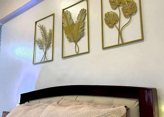 Chic Unit With Balcony - Free Wifi & Netflix Across Naia Terminal 3 Airport 马尼拉