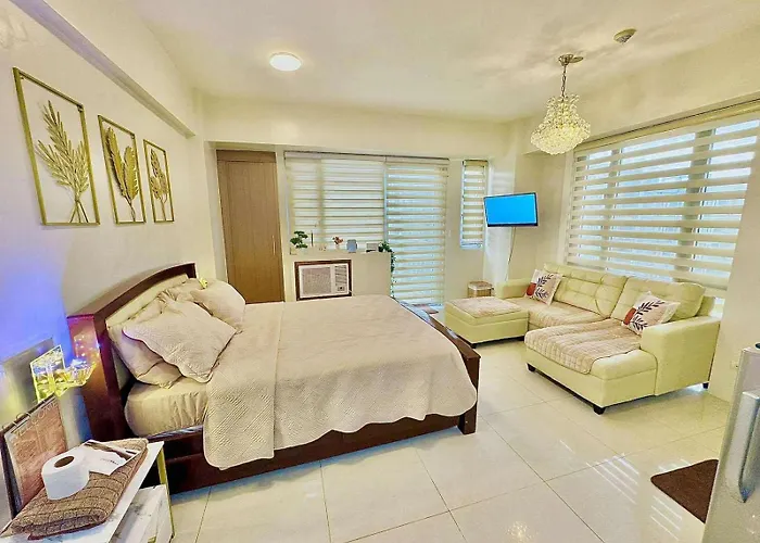 Chic Unit With Balcony - Free Wifi & Netflix Across Naia Terminal 3 Airport