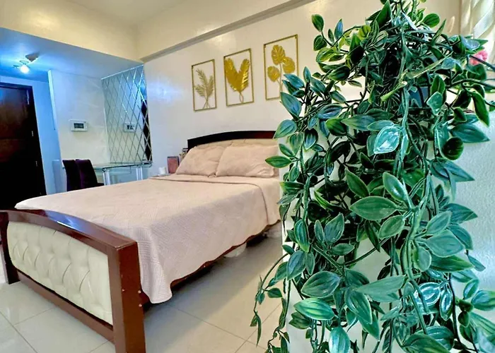 Chic Unit With Balcony - Free Wifi & Netflix Across Naia Terminal 3 Airport 公寓