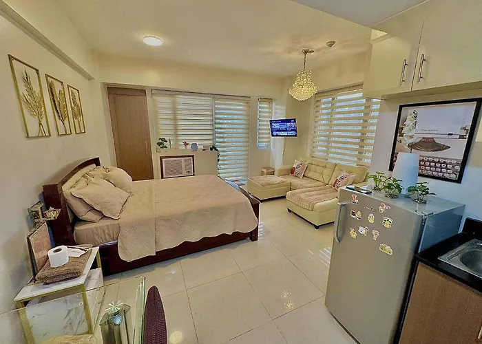 Chic Unit With Balcony - Free Wifi & Netflix Across Naia Terminal 3 Airport 公寓 *