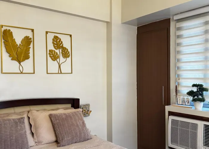 Chic Unit With Balcony - Free Wifi & Netflix Across Naia Terminal 3 Airport 公寓 *