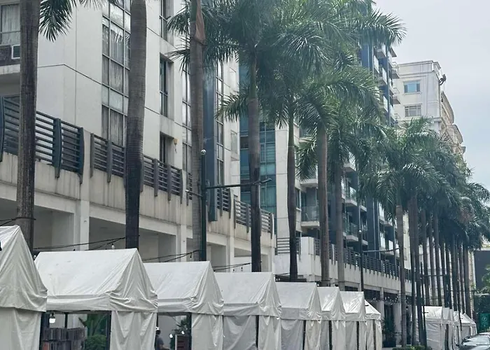 Chic Unit With Balcony - Free Wifi & Netflix Across Naia Terminal 3 Airport 马尼拉