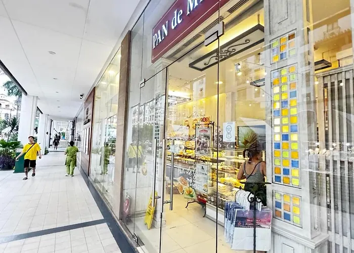Chic Unit With Balcony - Free Wifi & Netflix Across Naia Terminal 3 Airport 公寓