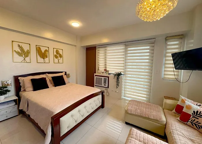 Chic Unit With Balcony - Free Wifi & Netflix Across Naia Terminal 3 Airport