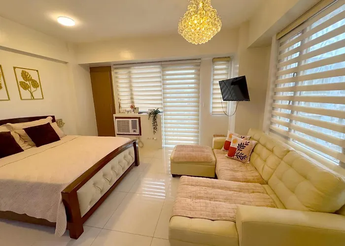 Chic Unit With Balcony - Free Wifi & Netflix Across Naia Terminal 3 Airport 马尼拉